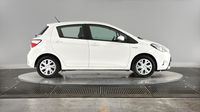 Toyota Yaris 100h France Business 5p MY19 — photo 4