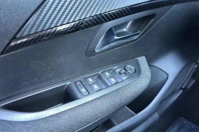 Peugeot 208 100 s&amp;s bvm6 — photo 22