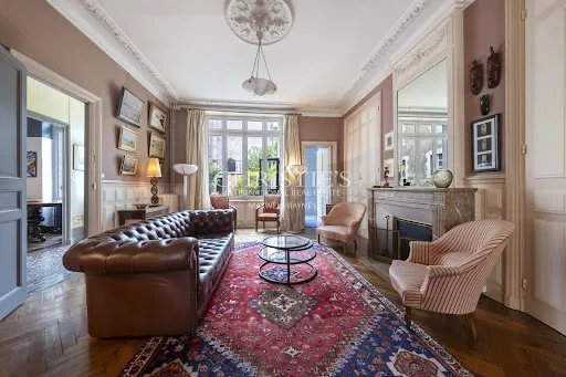 Maison 10 pièces 265 m²