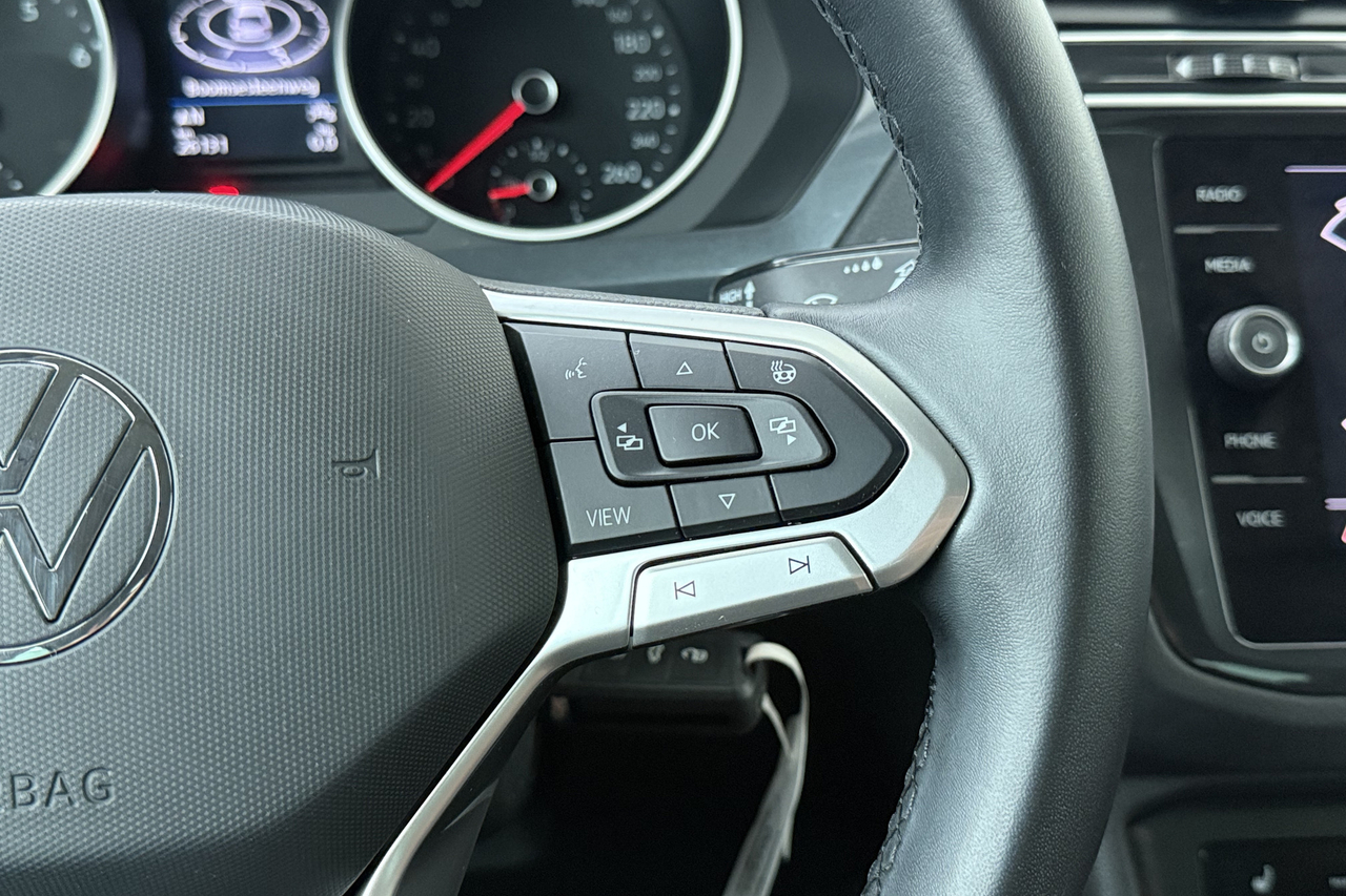 Volkswagen Tiguan — photo 14