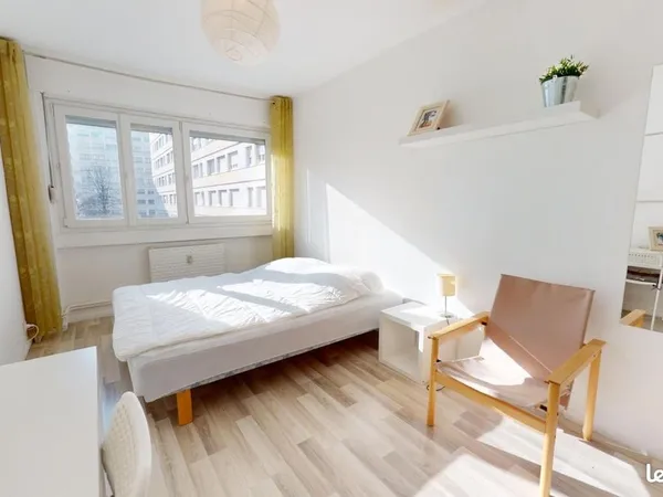 Chambre 4 pièces 64 m²