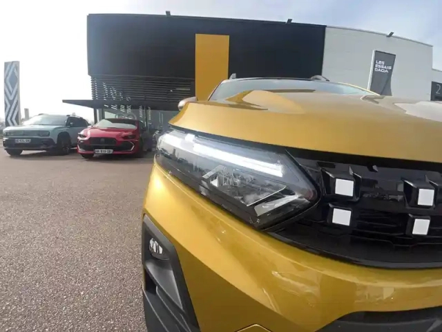 Dacia Sandero eco-g 120 auto — photo 22