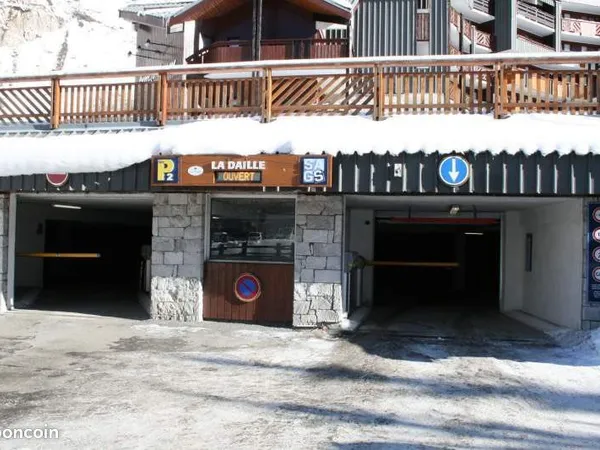 Parking Saison Val d'isère Daille