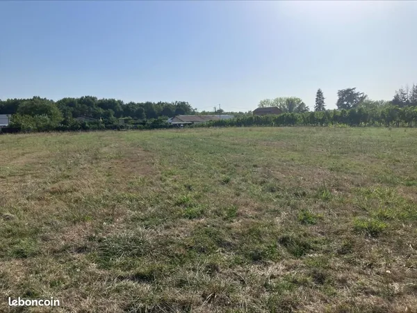 Terrain 1 688 m² Gardonne