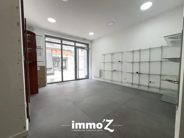 Local commercial 6 pièces 99 m²