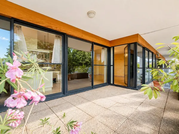 Appartement T2 de standing avec grande terrasse et garage privat