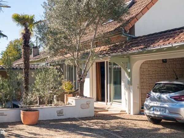 MAISON 200 m² — LOCATION MEUBLÉE
