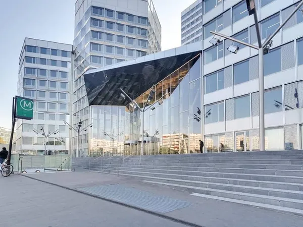 Bureaux 2 pièces 3047 m²