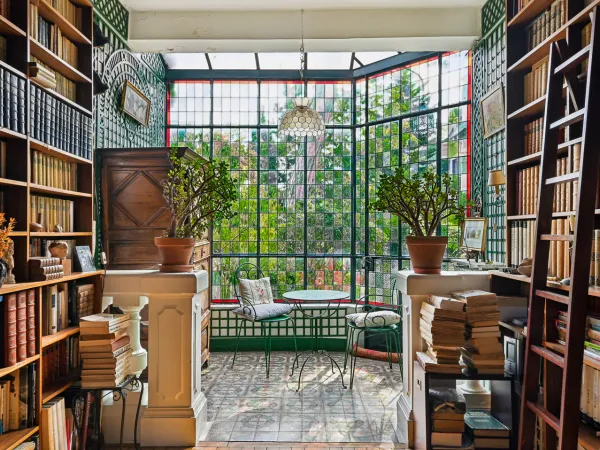 Asnières - Au coeur du quartier Bac - Hôtel Particulier de charme avec jardin