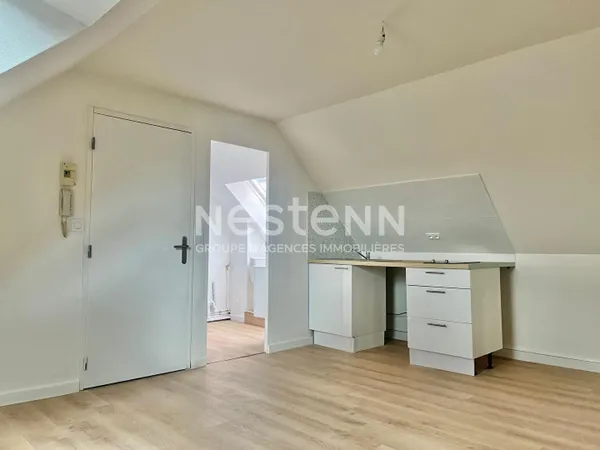 À louer , studio rénové , Plouha bourg , 2ème étage