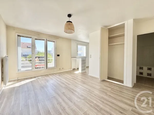 Studio 1 pièce 30 m²