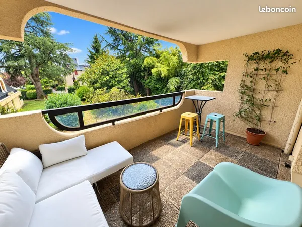 Pau Allées de Morlaàs - Bel appartement T3/4 de 84m² rénové avec terrasse, garage sous-sol, parking 