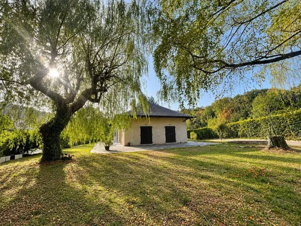 PROPRIÉTÉ FAMILIALE DE CARACTÈRE - SAINT-ALBAN-LEYSSE 208