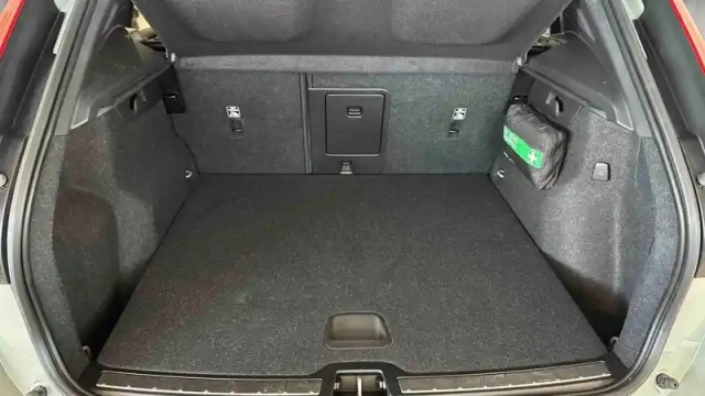 Volvo Xc40 t5 recharge 180+82 ch dct7 — photo 6