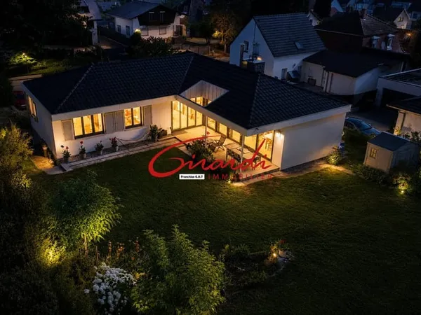 VILLA D'ARCHITECTE PLAIN-PIED 161 M2 SUR 14,9 ARES - 3 CHAMB