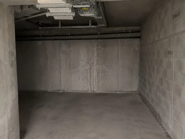 À louer - Garage double 22 m² - Lyon 5, place de Trion - 110 €/mois CC