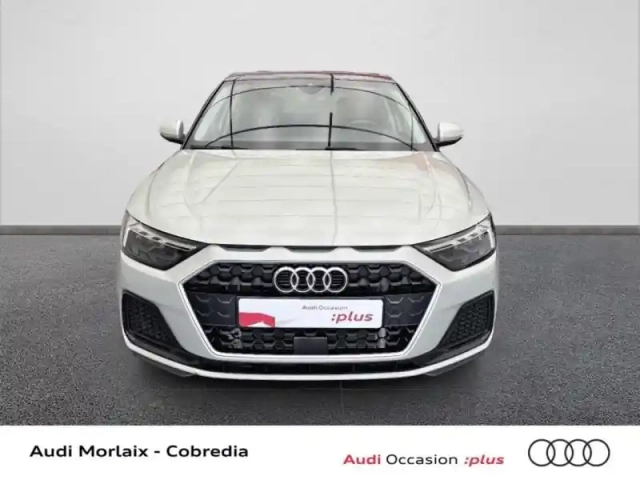 Audi A1 sportback 25 tfsi 95ch design s tronic 7 — photo 2