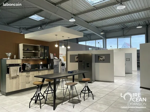 Local commercial 600 m²