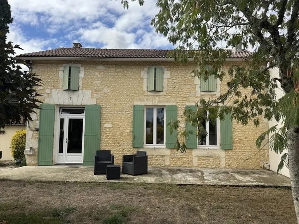 Belle maison en pierre 173m2 avec jardin et des dependances