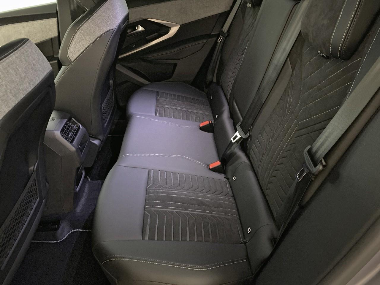 Peugeot 3008 hybrid 145 e-dcs6 gt — photo 10