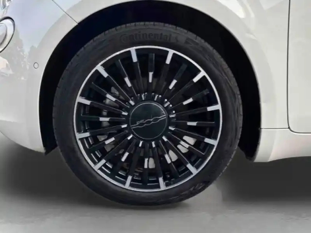 Fiat 500 e 118ch icône plus — photo 10