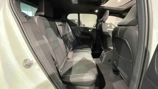 Volvo Xc40 t4 recharge 129+82 ch dct7 — photo 30