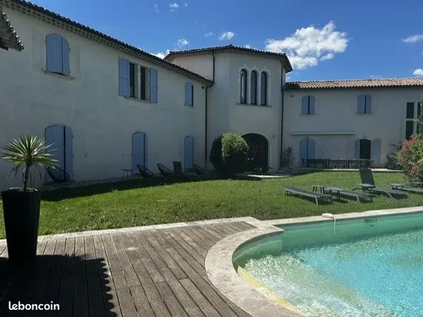 Maison 12 pièces 528 m²