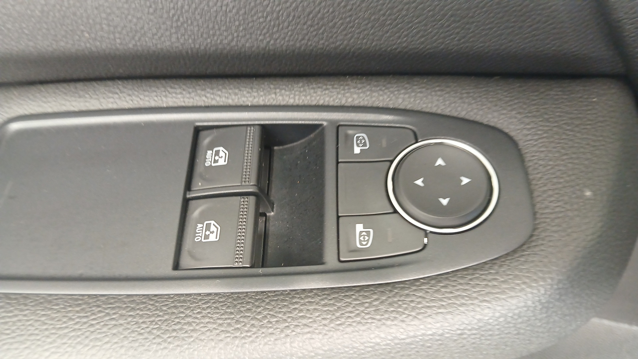 Renault Clio SCe 65 - 21 — photo 17