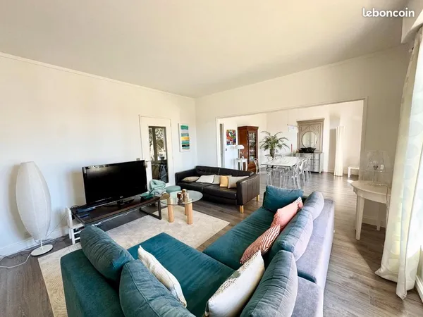 Appartement 5 piéces de 129 m2 spacieux, lumineux,secteur calme. De particulier à particulier