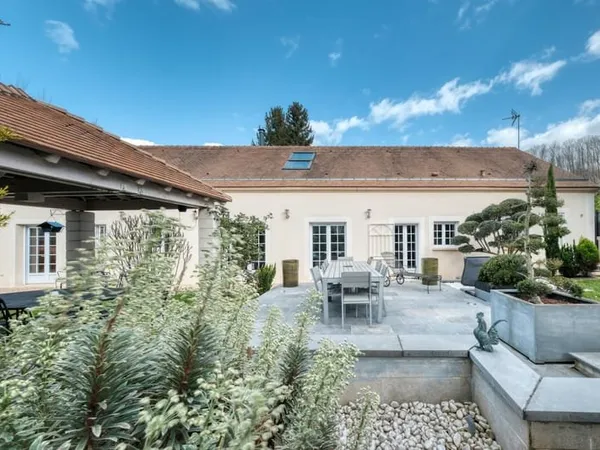 MAISON INDIVDIUELLE DE PLAIN PIED - 200M2 - 5 CHAMBRES - DPE