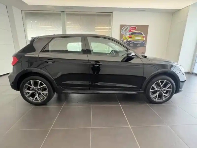 Audi A1 allstreet 30 tfsi 116ch  advanced s tronic 7 — photo 4