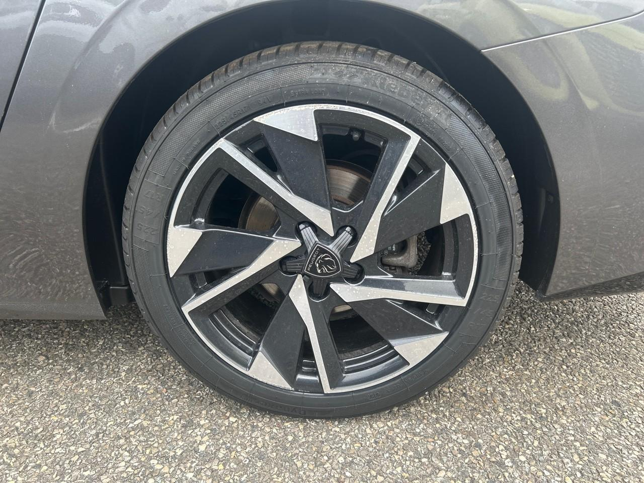 Peugeot 308 sw 1.5 bluehdi 130ch s&s allure pack — photo 11