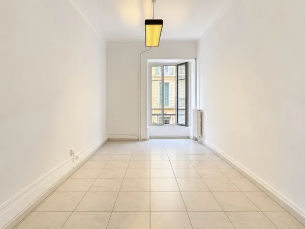 Local commercial 18 m²