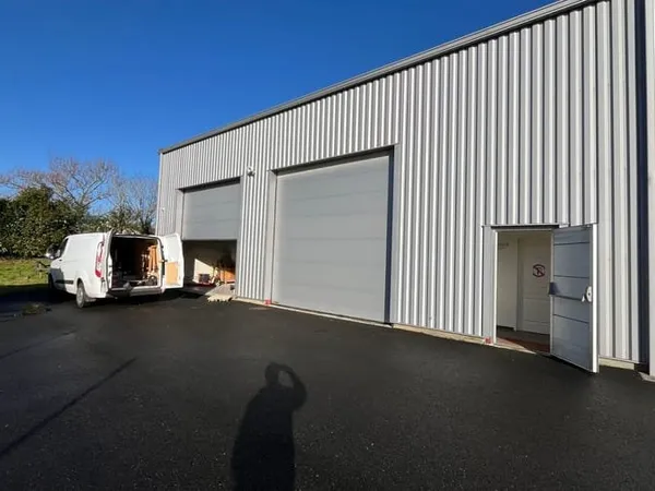 Local d'activité 255 m²