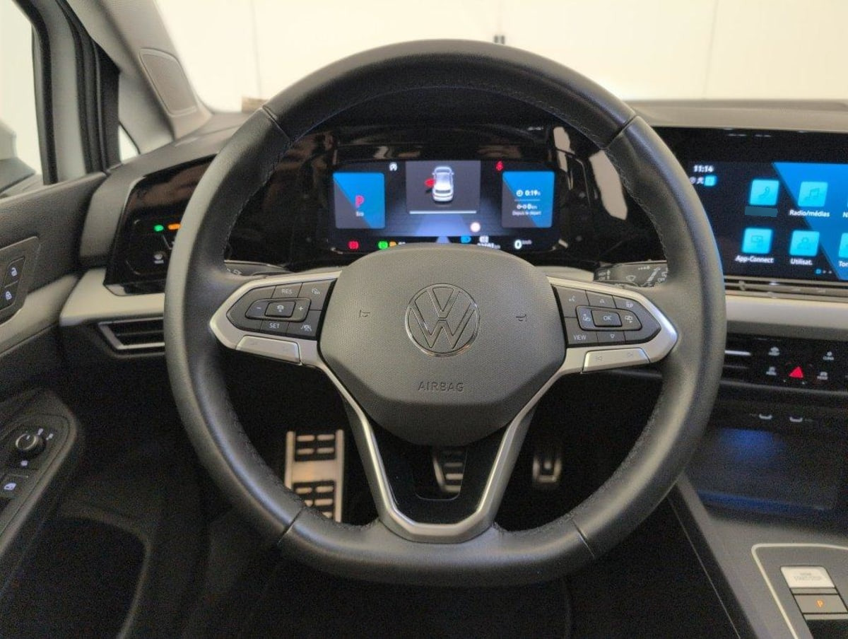 Volkswagen Golf 8 — photo 22