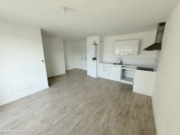 Très bel appartement 2 pièces récent avec loggia et 2 parkings - Le Mesnil-Esnard proche Rouen