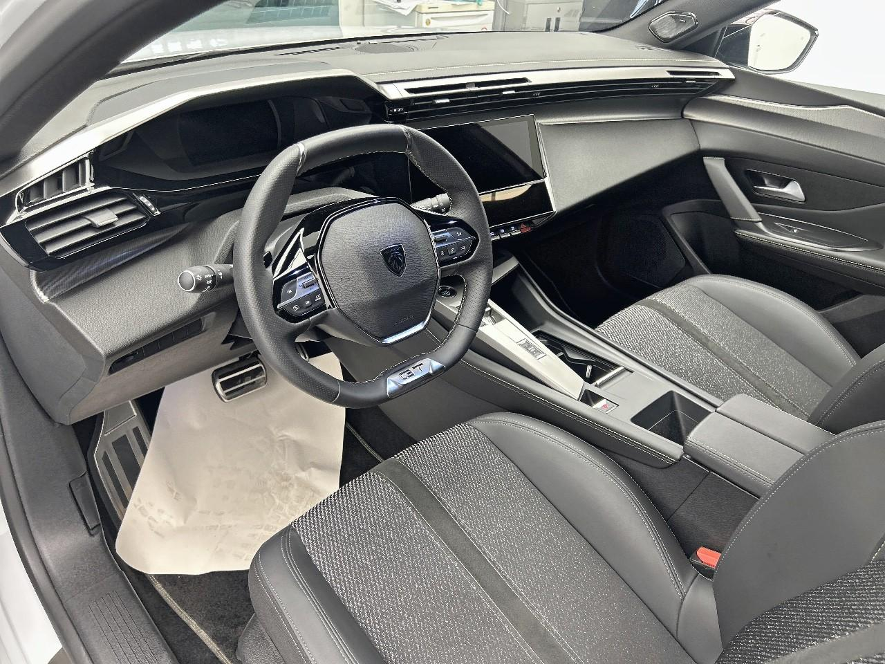 Peugeot 308 hybrid 136 e-dcs6 gt — photo 9