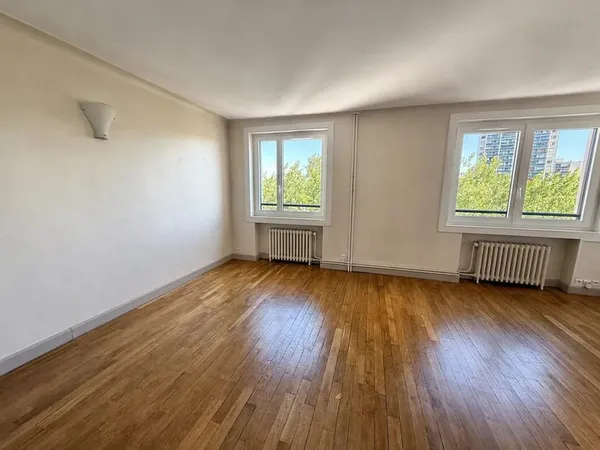 Appartement 3 pièces -DPE D- Vue exceptionnelle sur le Bassin de la Villette - Paris 19e
