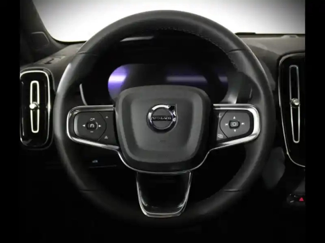 Volvo C40 recharge extended range 252ch plus — photo 30