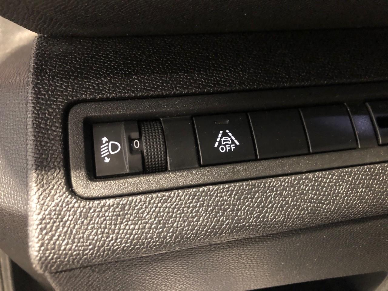 Peugeot 3008 bluehdi 130ch s&s eat8 allure pack — photo 27