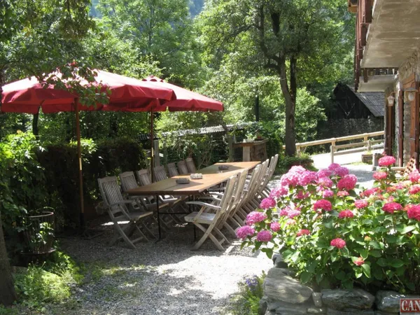 Hôtellerie et restauration Vente Grenoble   1850000€