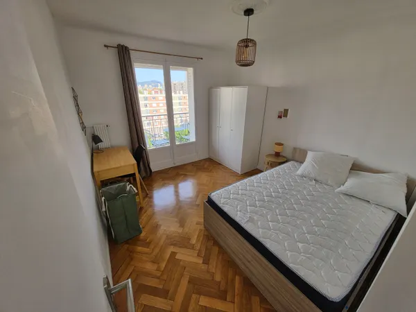 Loue chambre en colocation dans appartement - 69m²