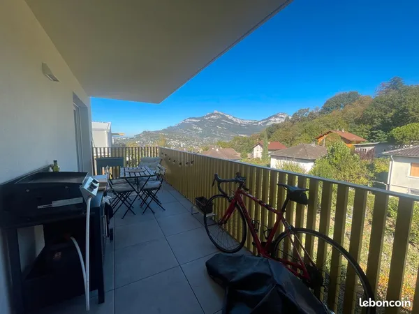 T2 de 52 m² avec balcon de 16 m² et vue dégagée sur le Nivolet