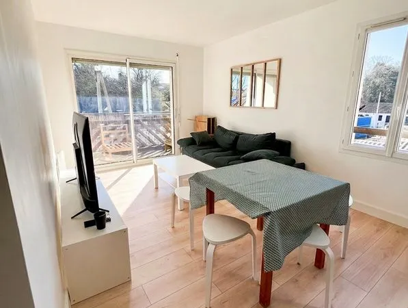 À louer à l'année - T2 bis en duplex meublé à La Rochelle