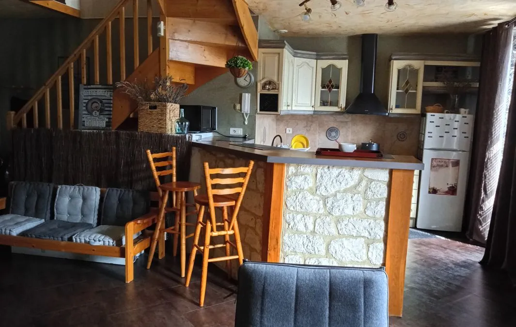 Photo 1