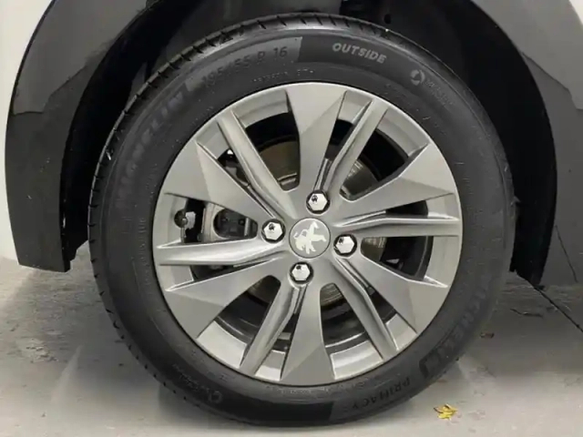 Peugeot 208 e- 136ch style — photo 5