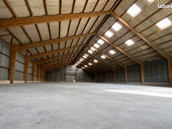Entrepôt 1100 m² Loudéac