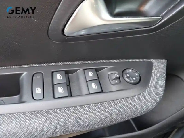 Peugeot 208 puretech 100 s&amp;s bvm6 — photo 11