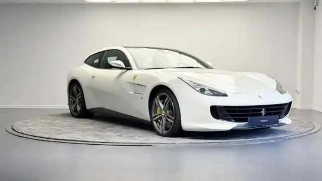 Ferrari Gtc4Lusso gtc4 lusso v12 6.0 690ch — photo 51