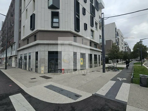 Local commercial 81 m²